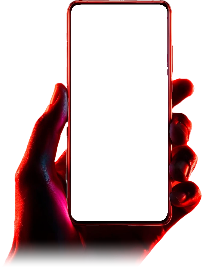 Mano sosteniendo un celular que muestra las pantallas de la DAI app